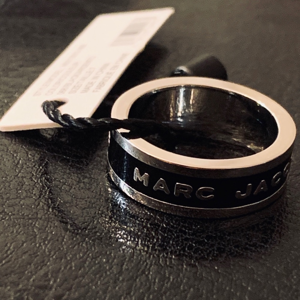 🖤🆕 NWT Marc Jacobs Logo Brand Ring